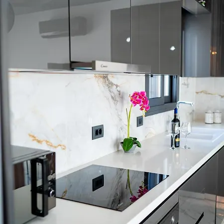 Sebastian * アファンドウ