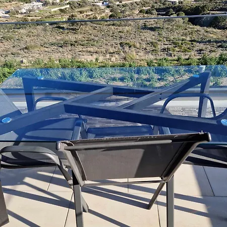 Sebastian アファンドウ